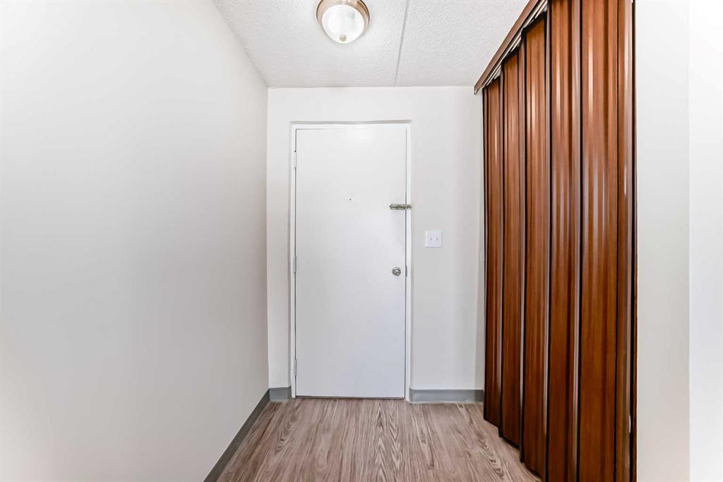 Picture for 402, 319 2 Avenue 