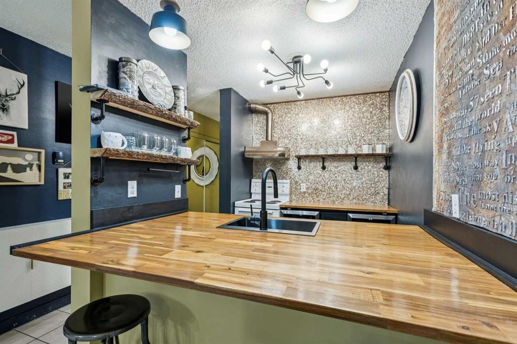 Picture for 203, 431 1 Avenue NE