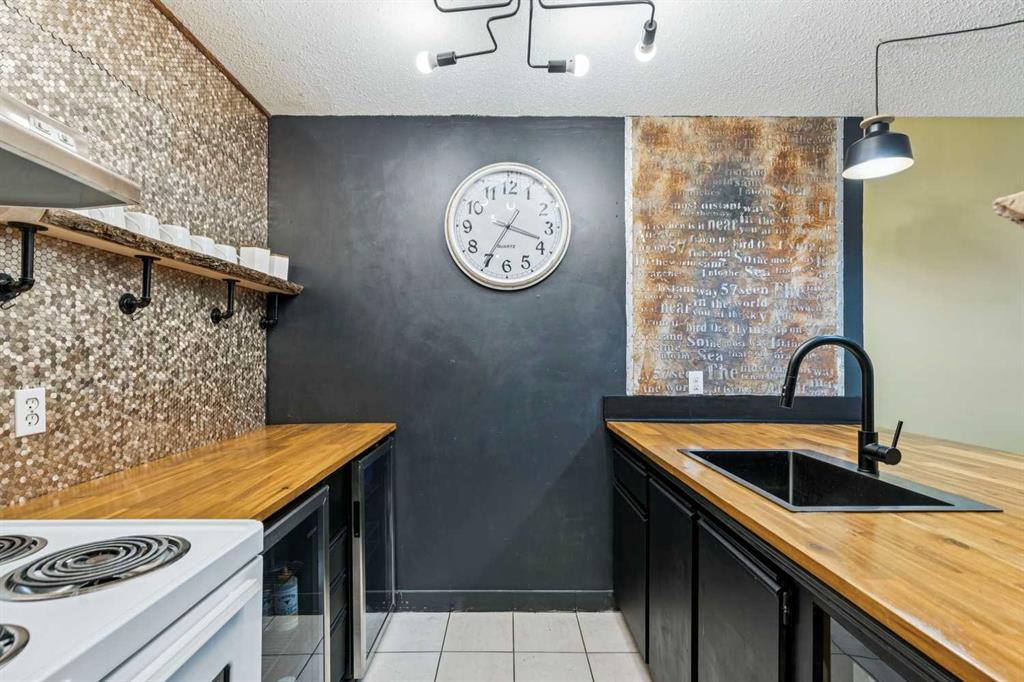 Picture for 203, 431 1 Avenue NE