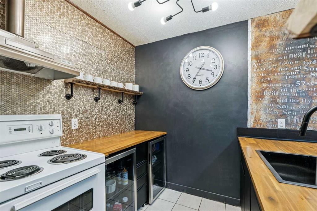 Picture for 203, 431 1 Avenue NE