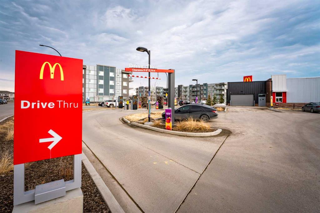 Picture for 215, 40 Carrington Plaza N