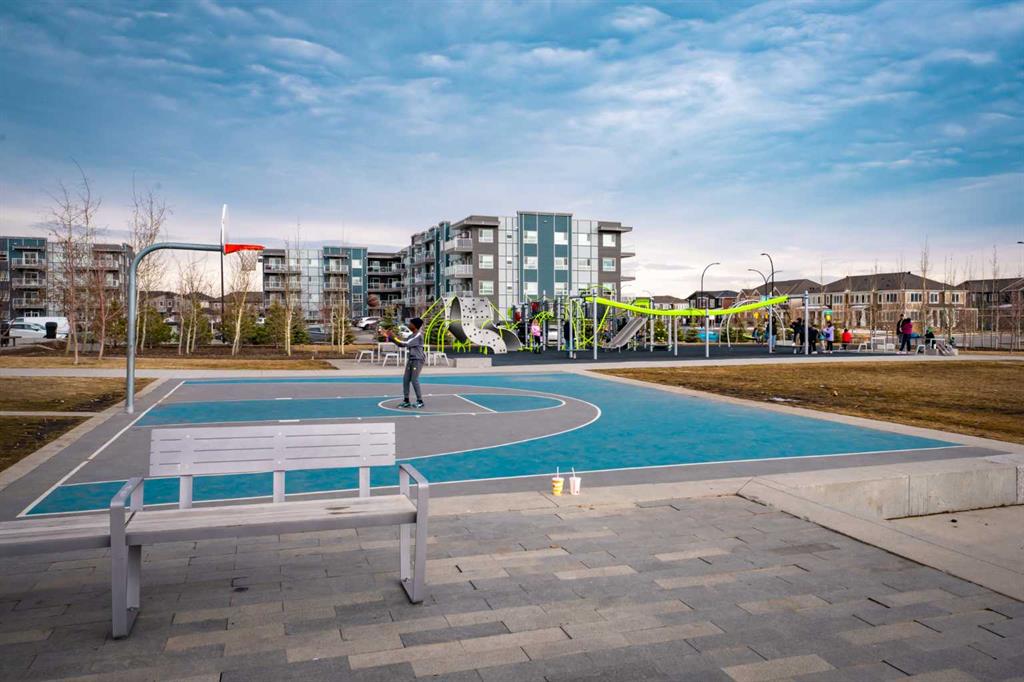 Picture for 215, 40 Carrington Plaza N