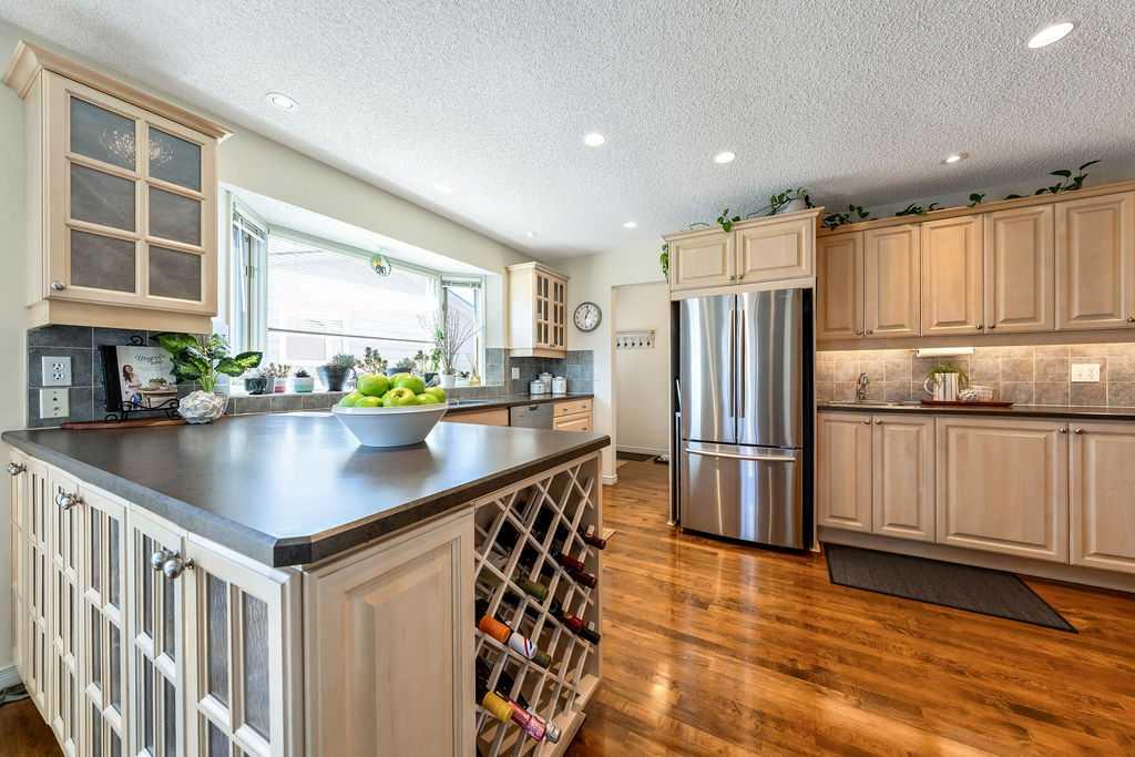 Picture for 59 Strathcona Close SW