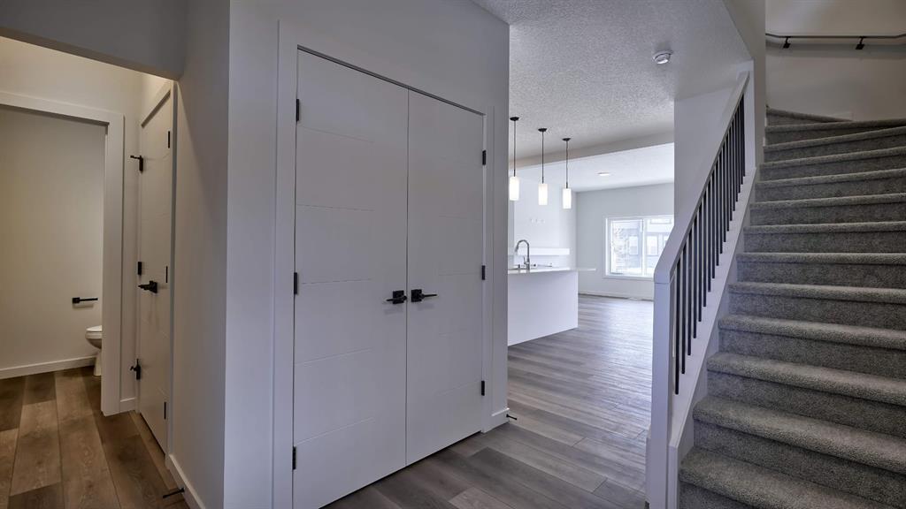 Picture for 272 Legacy Glen Parade SE