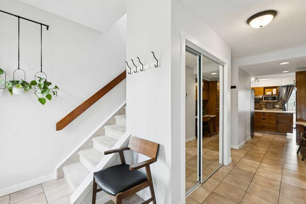 Picture for 33 Big Springs Crescent SE