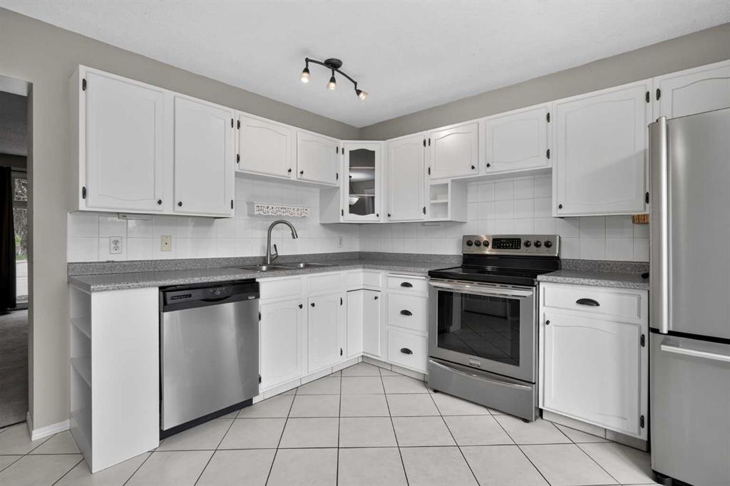 Picture for 5202 Dalhousie Drive NW