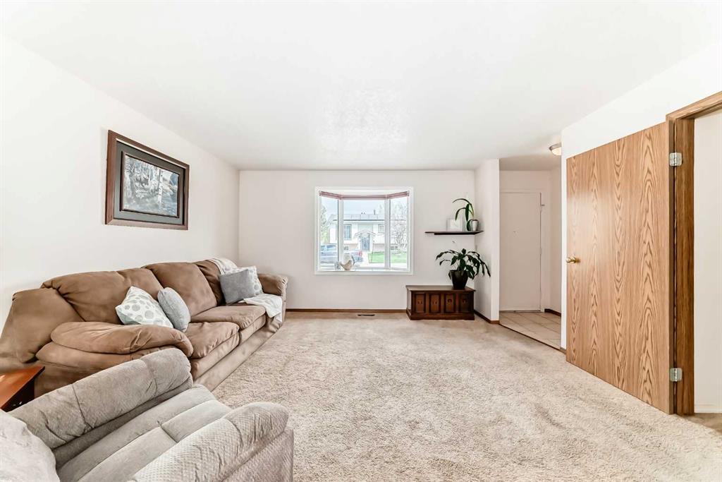 Picture for 41 Alder Crescent SE