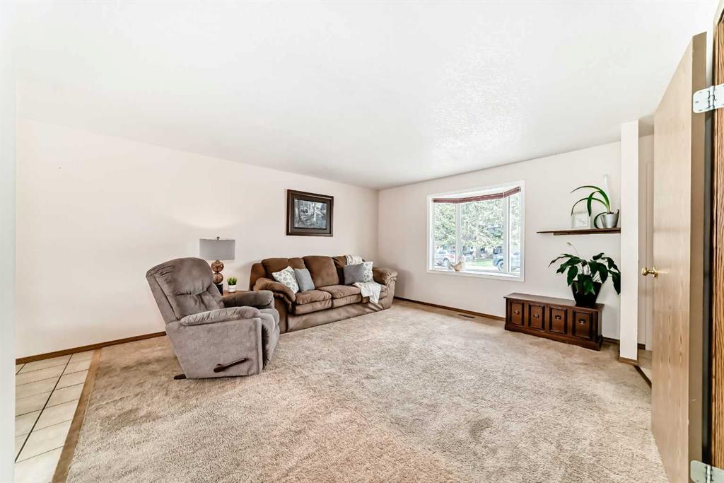 Picture for 41 Alder Crescent SE