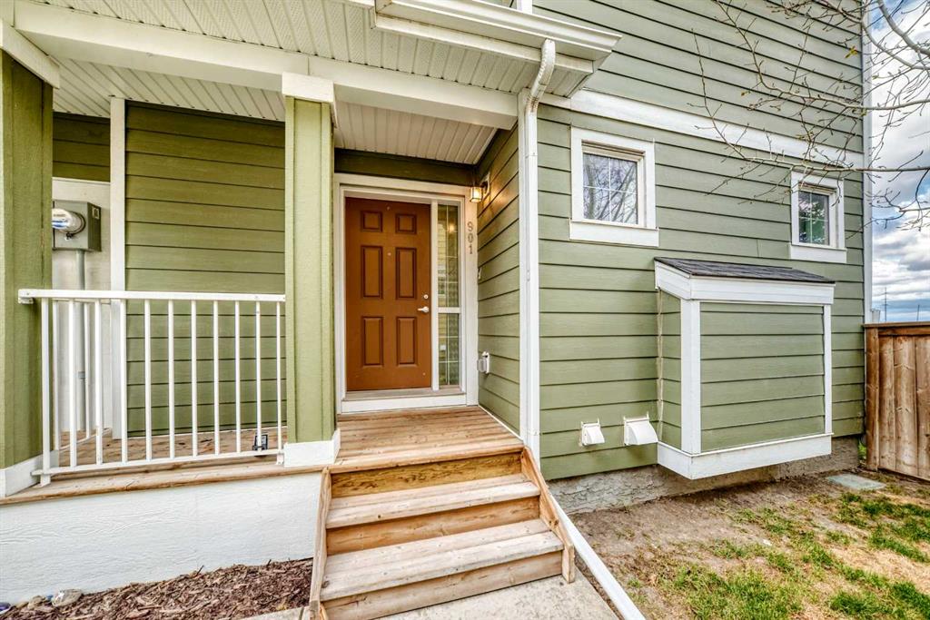 Picture for 901, 2400 Ravenswood View SE