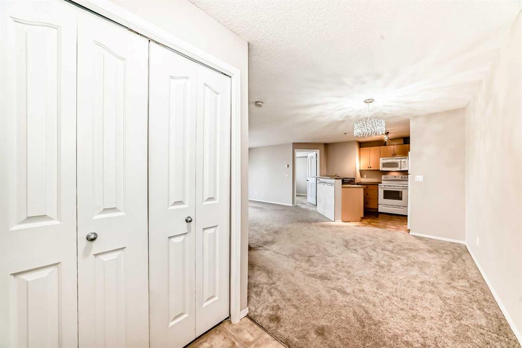 Picture for 1220, 10 Prestwick Bay SE