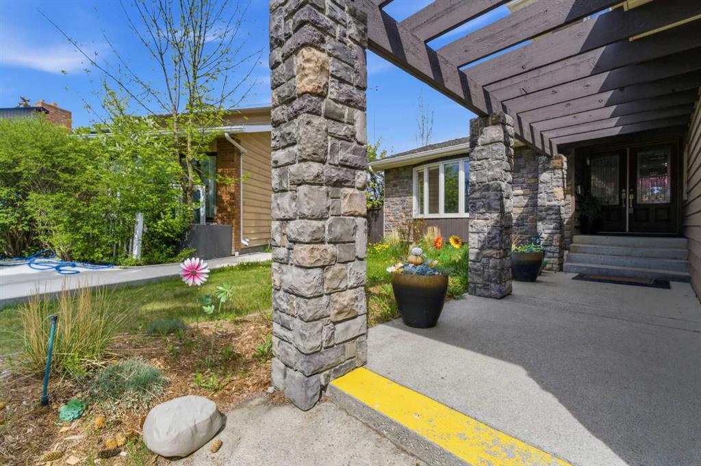 Picture for 36 Varsity Estates Court NW