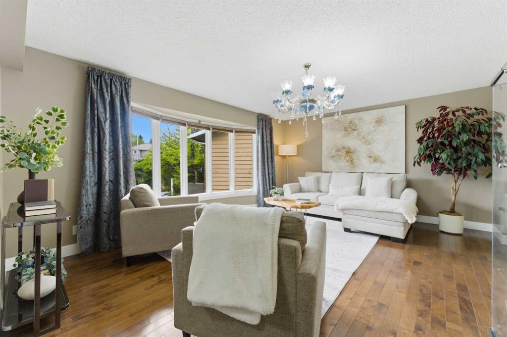 Picture for 36 Varsity Estates Court NW