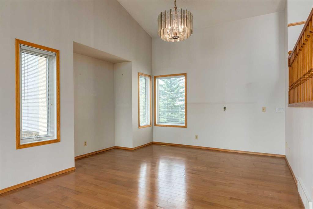 Picture for 183 Edgevalley Circle NW