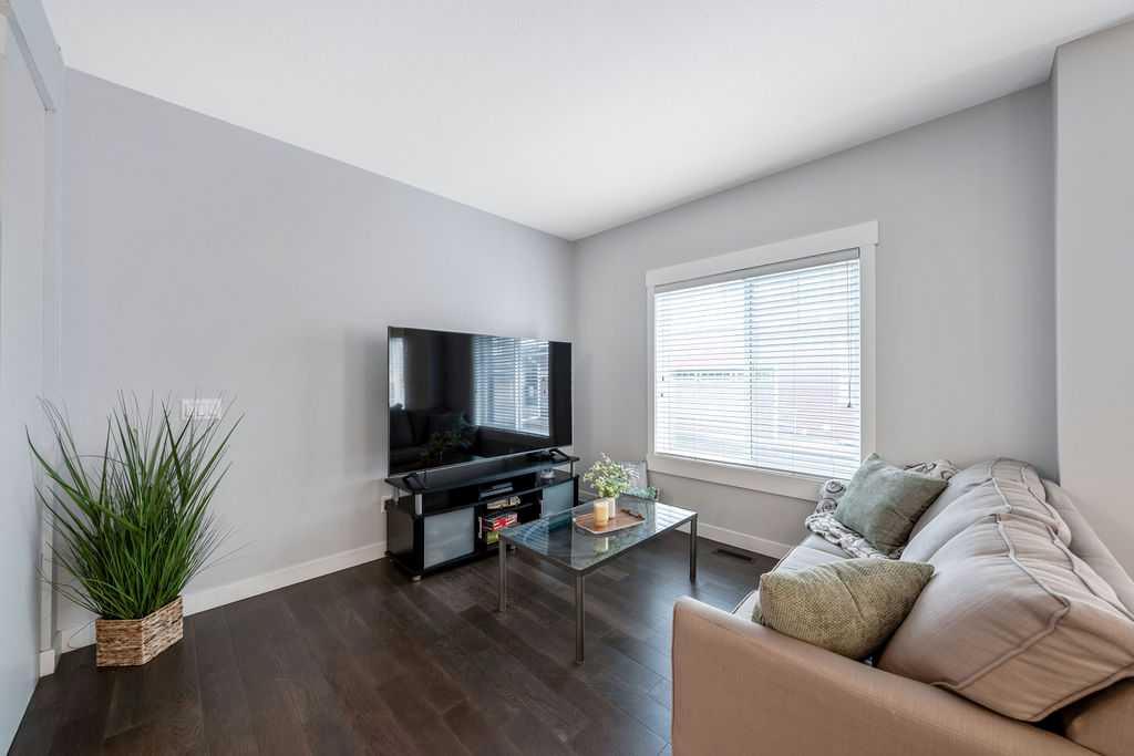 Picture for 22 West Coach Manor SW