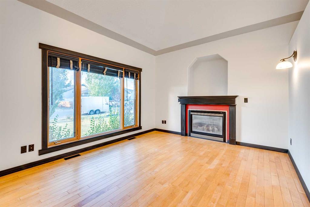 Picture for 845 1 Street SE