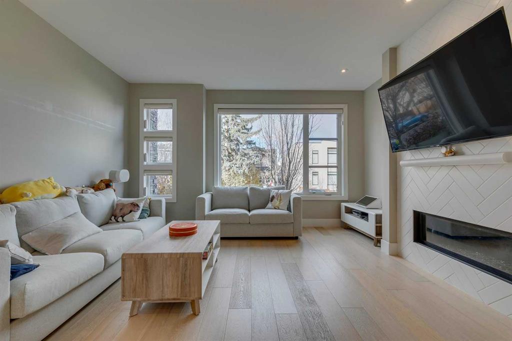 Picture for 1605 29 Avenue SW