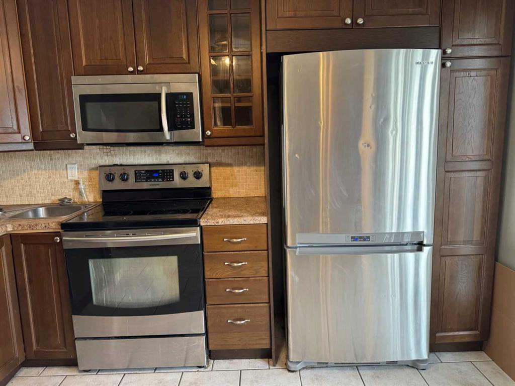 Picture for 8, 220 Erin Mount Crescent SE