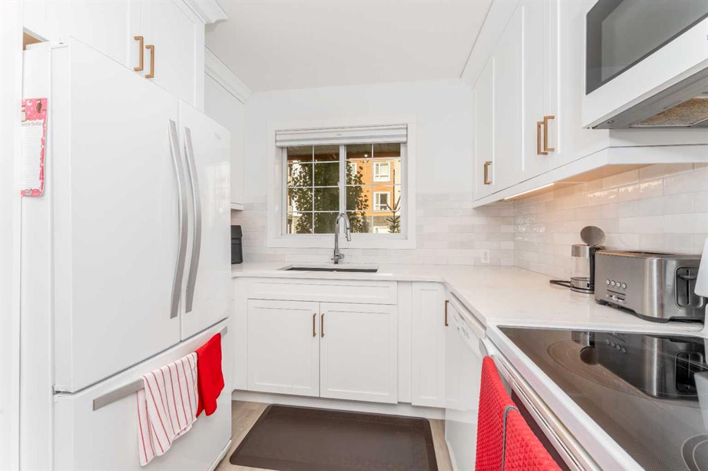 Picture for 205, 112 Kananaskis Way 