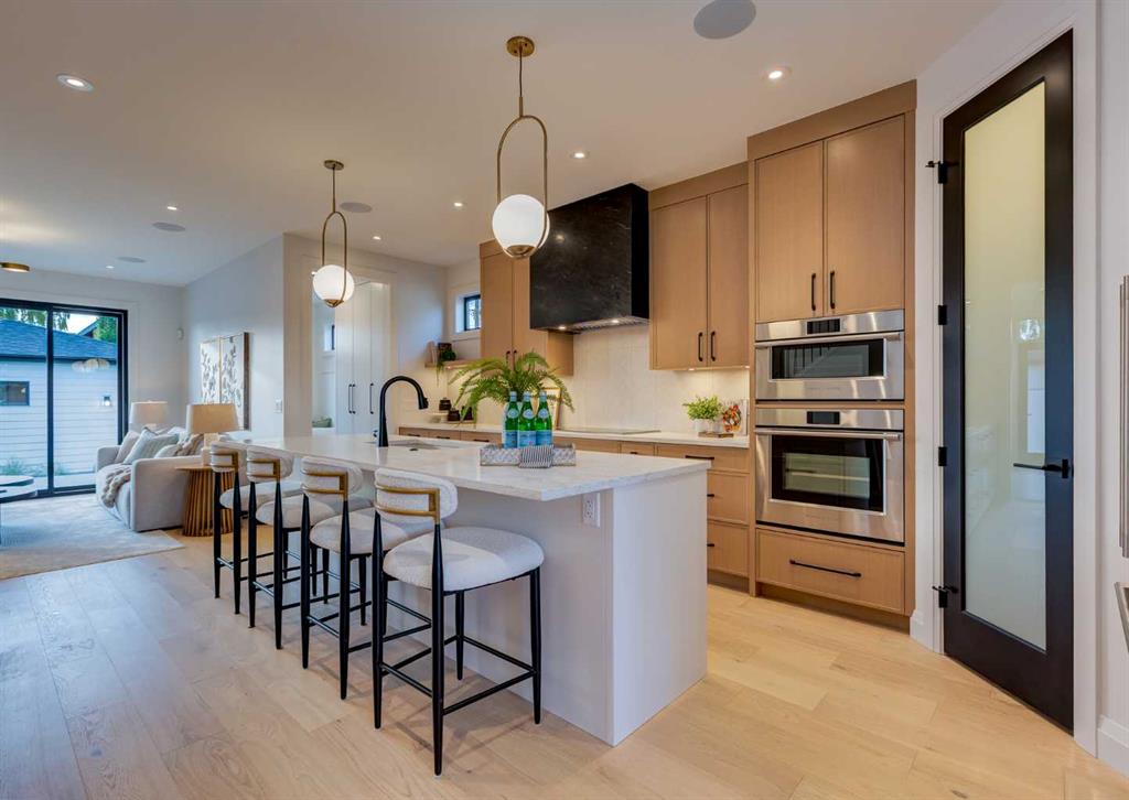 Picture for 2231 35 Street SW