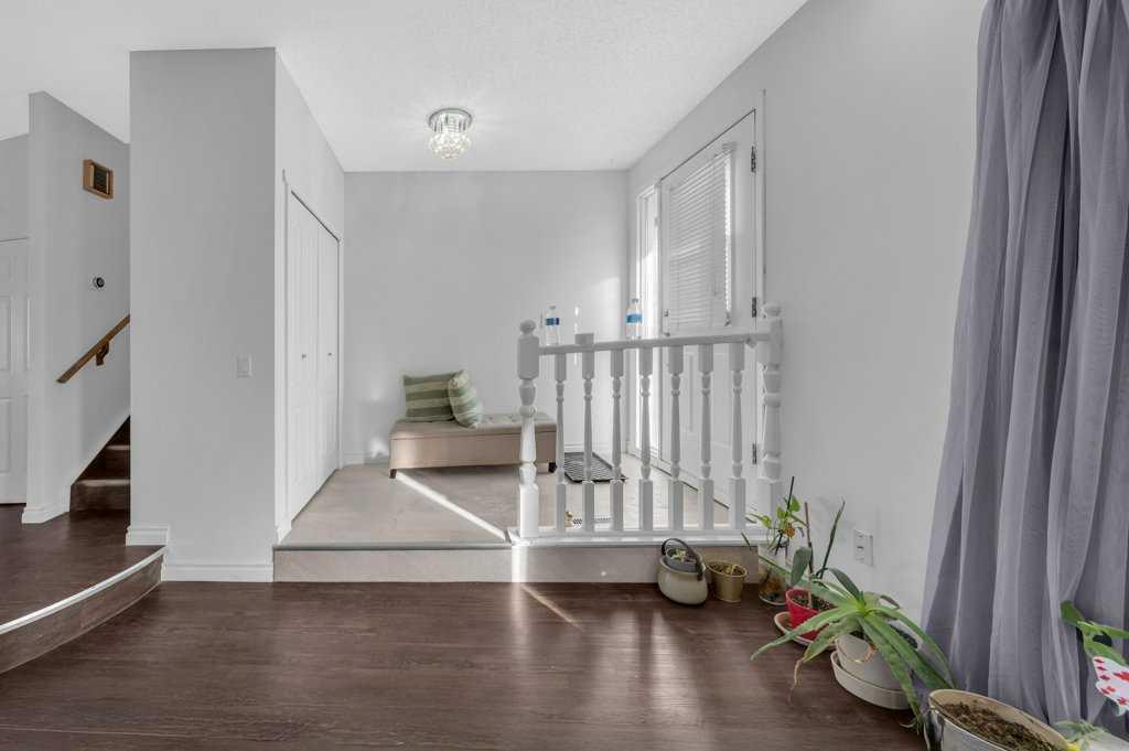 Picture for 64 Castledale Crescent NE