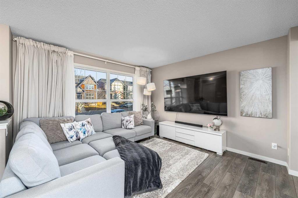 Picture for 17 Evansridge Circle NW