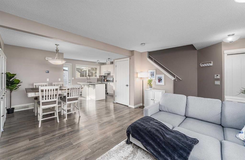 Picture for 17 Evansridge Circle NW