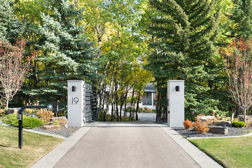 Picture for 19 Bearspaw Ridge Crescent 