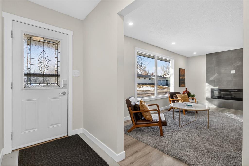 Picture for 203 Lynnover Place SE