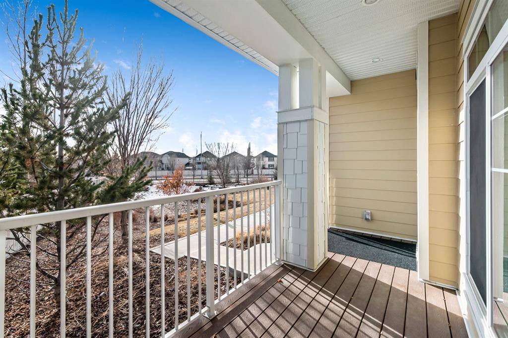 Picture for 33 Drake Landing Square 