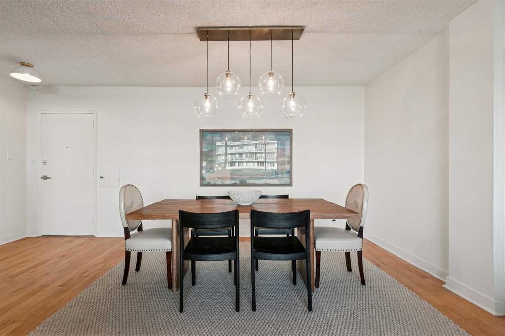 Picture for 204, 3316 Rideau Place SW