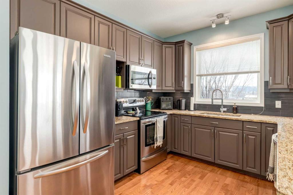 Picture for 310, 2134 Kensington Road NW