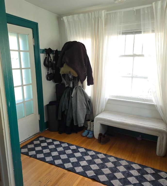 Picture for 327 3 Avenue NE