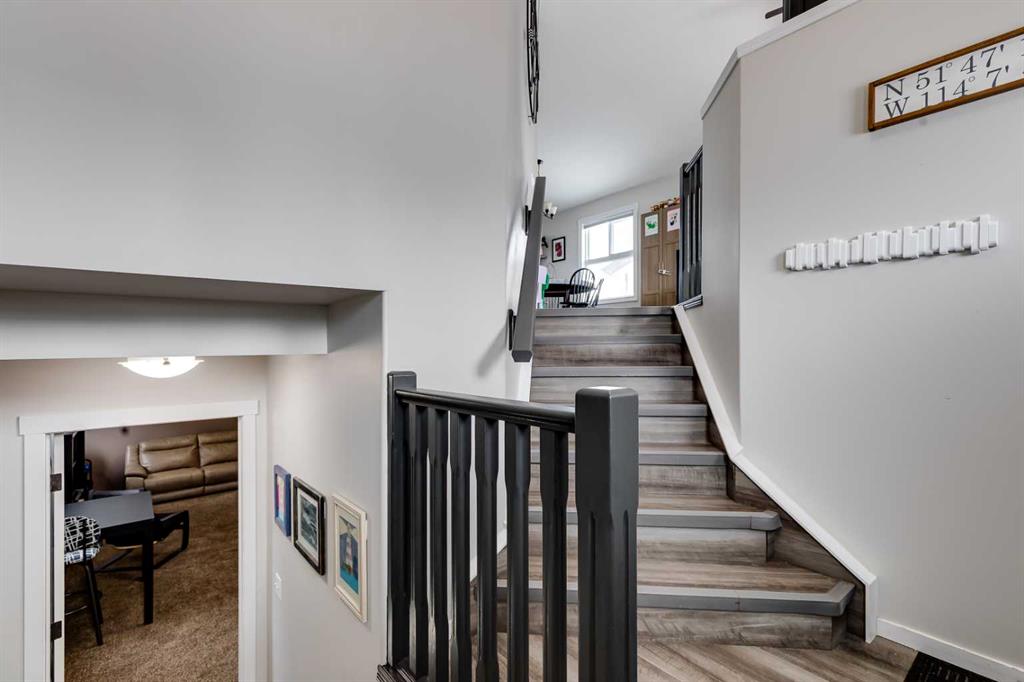 Picture for 48 Hawthorn Way NE