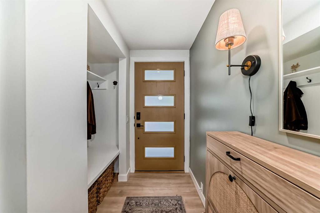 Picture for 42 Point Drive NW