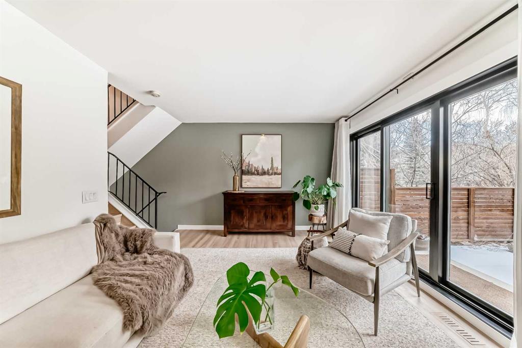 Picture for 42 Point Drive NW