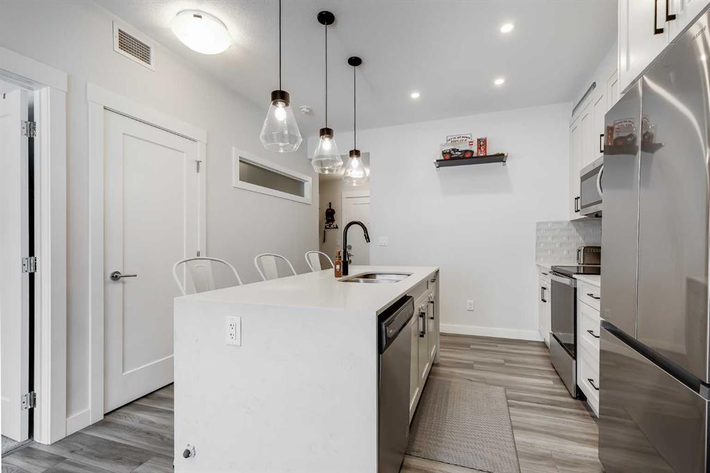 Picture for 102, 500 Auburn Meadows Common SE