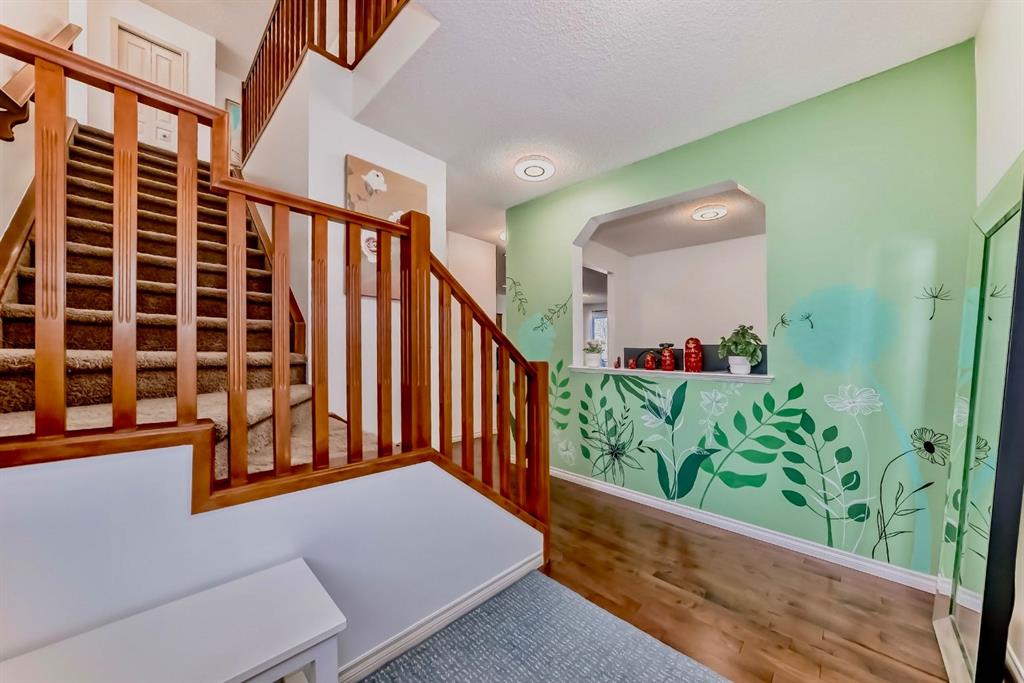 Picture for 44 Aspen Hills Close SW