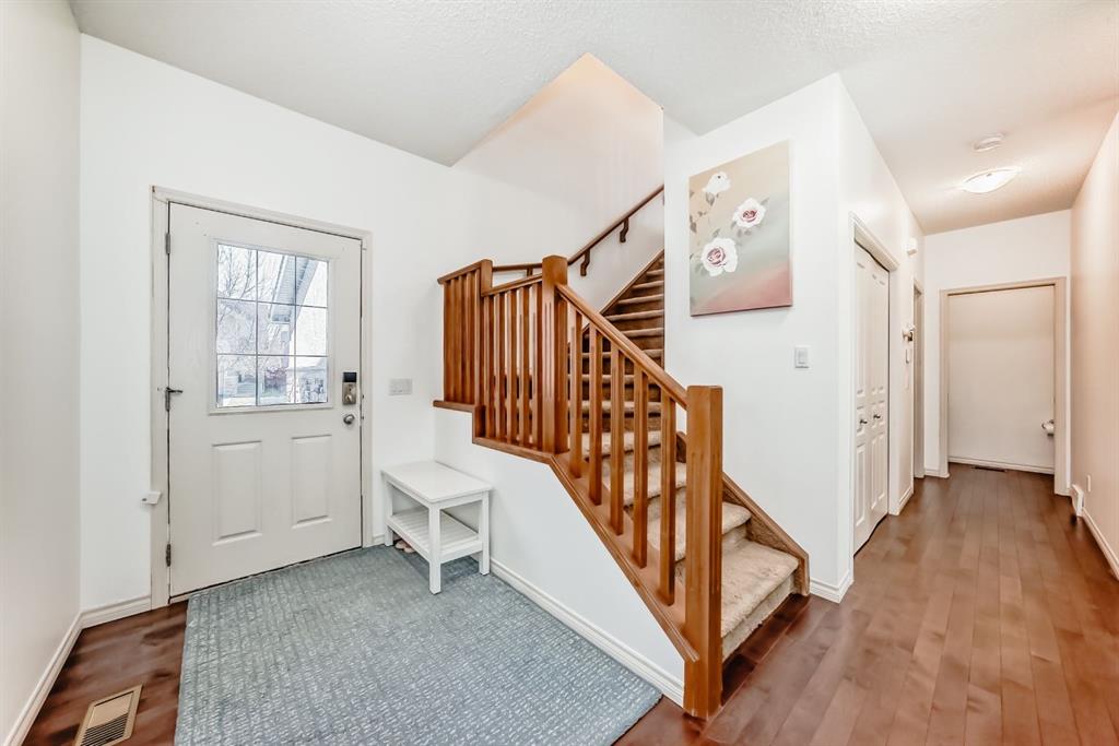 Picture for 44 Aspen Hills Close SW