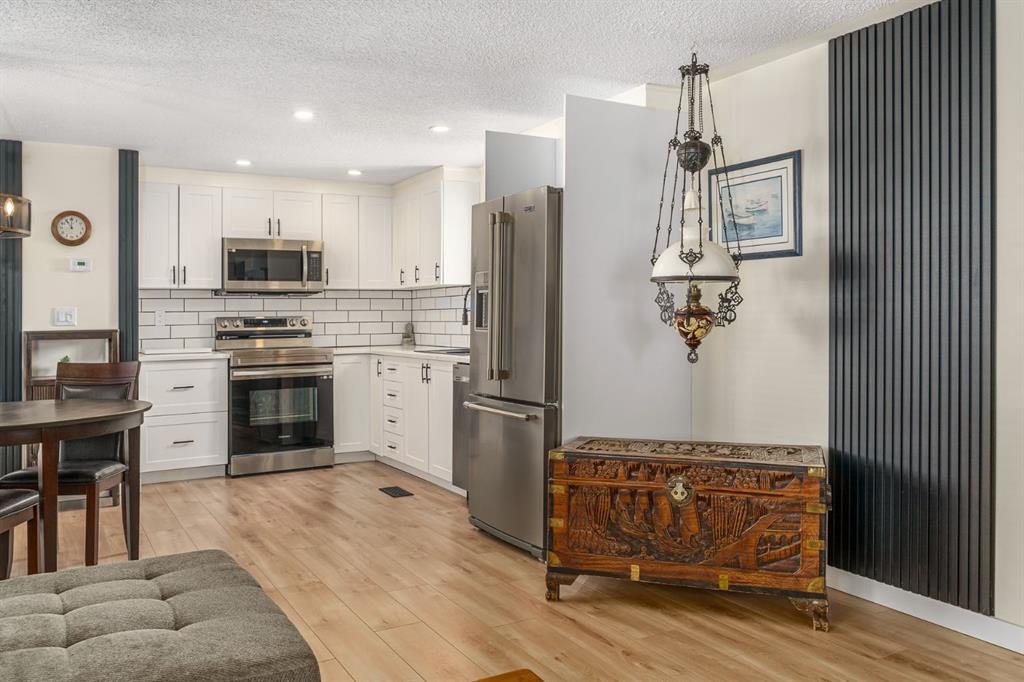 Picture for 127, 3223 83 Street NW