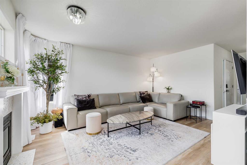 Picture for 15, 102 Canoe Square SW