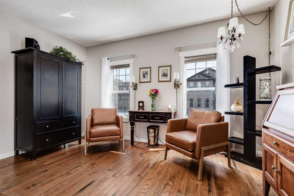 Picture for 2 Elgin Meadows Green SE