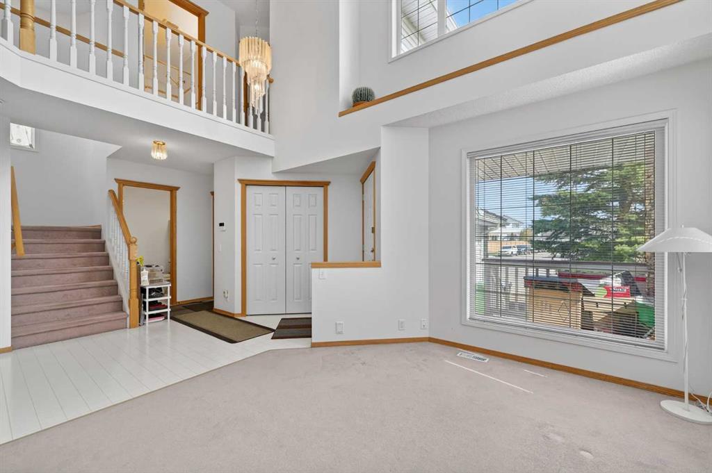 Picture for 718 Coral Springs Boulevard NE