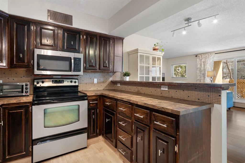 Picture for 3, 722 4A Street NE