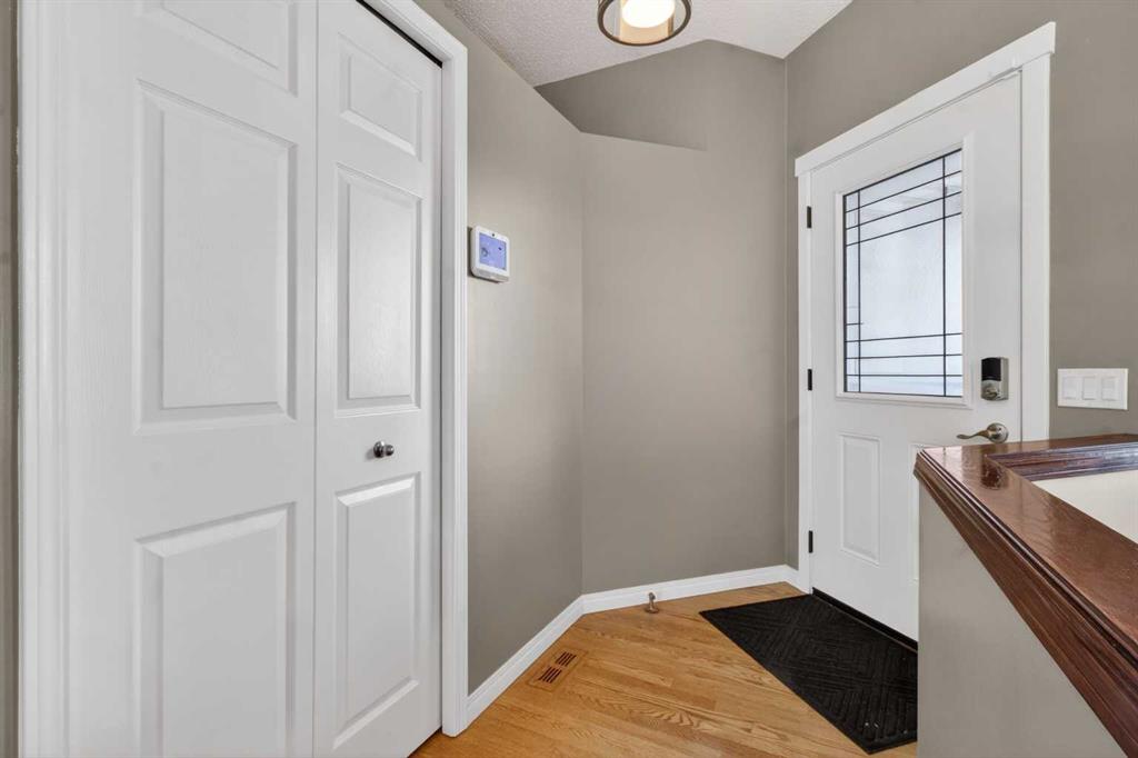 Picture for 20 Riverwood Crescent SE