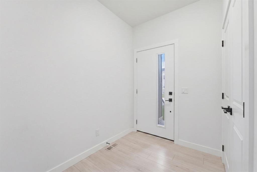 Picture for 154 South Shore Court 