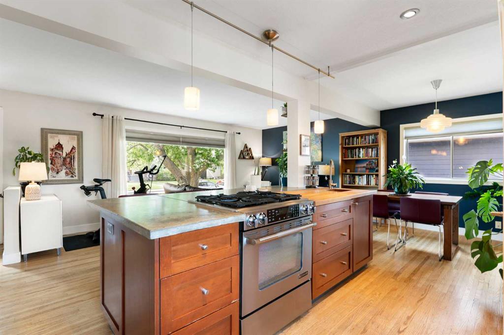 Picture for 14 Montrose Crescent NE