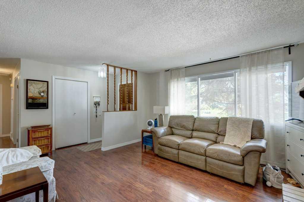 Picture for 495 Queen Charlotte Road SE