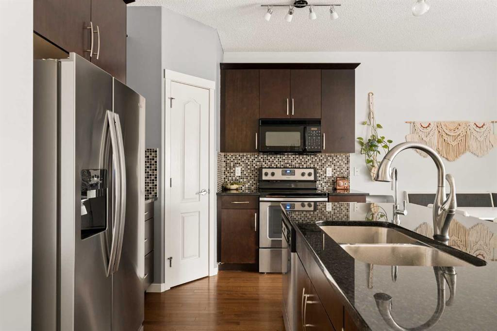 Picture for 74 Autumn Crescent SE