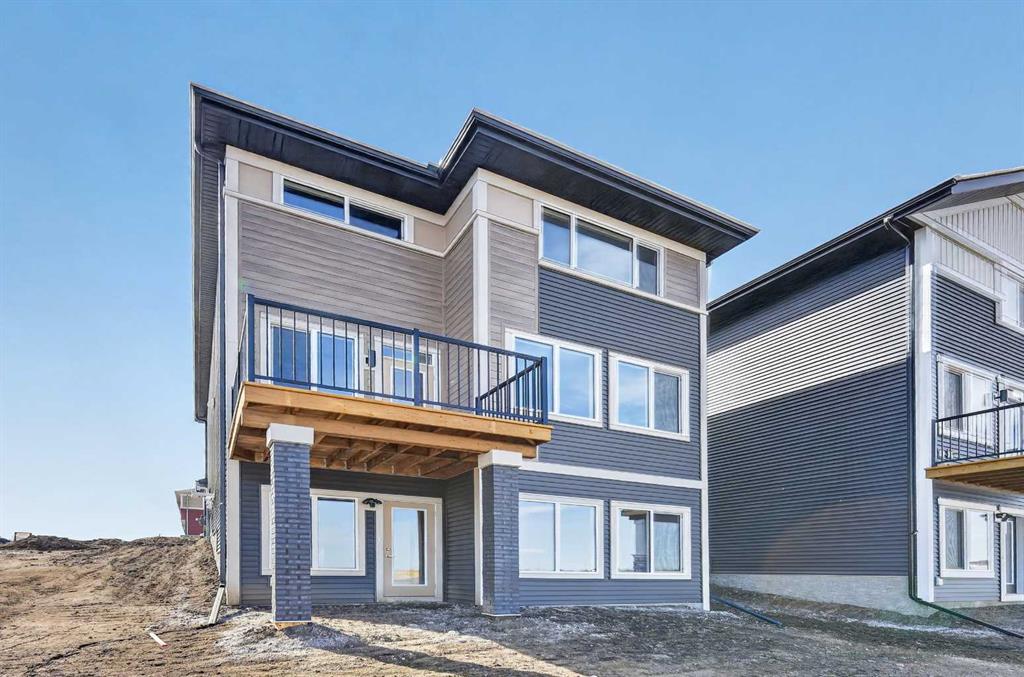 Picture for 211 Corner Glen Crescent NE