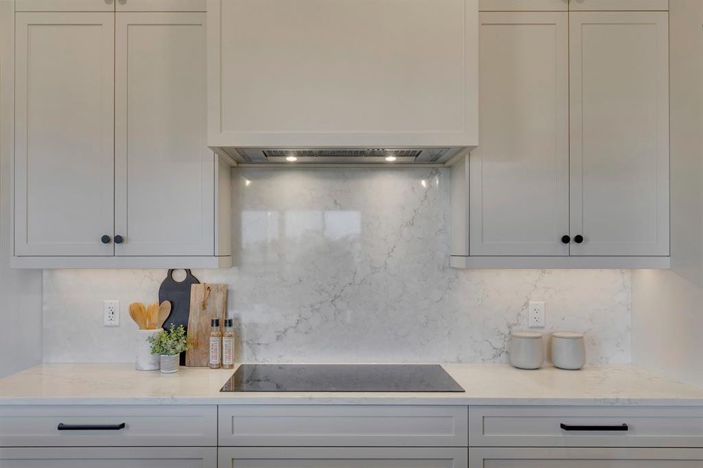 Picture for 176 Marina Grove SE https://www.cirrealty.ca/reb/creb/40/A2266740_14.jpg